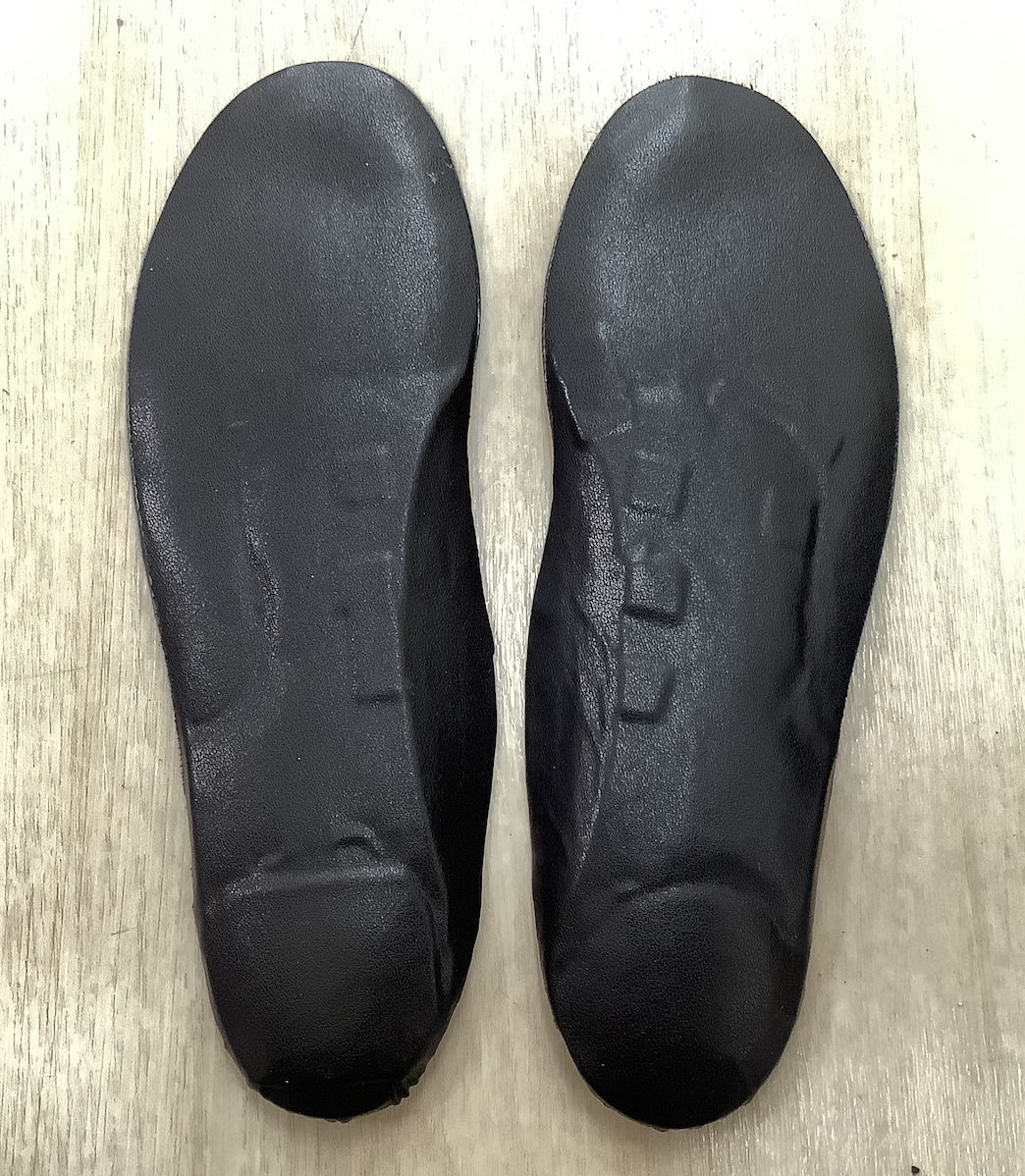 【インソールは左右同じ形でよい？】